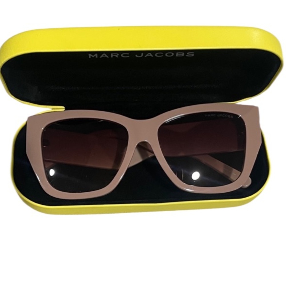 6002. Marc Jacobs Tan Sunglasses - Picture 1 of 10